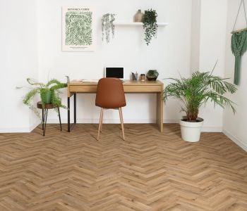 Sol PVC Chevron 2m Ignifugé – Style Parquet & Sécurité
