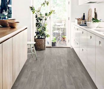 Sol PVC Imitation Bois Gris Ignifugé – Pose Facile