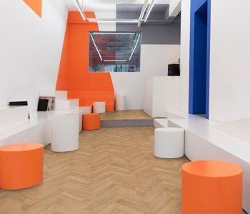 Sol PVC Effet Chevron 2m Cfl-s1 pour vos espaces